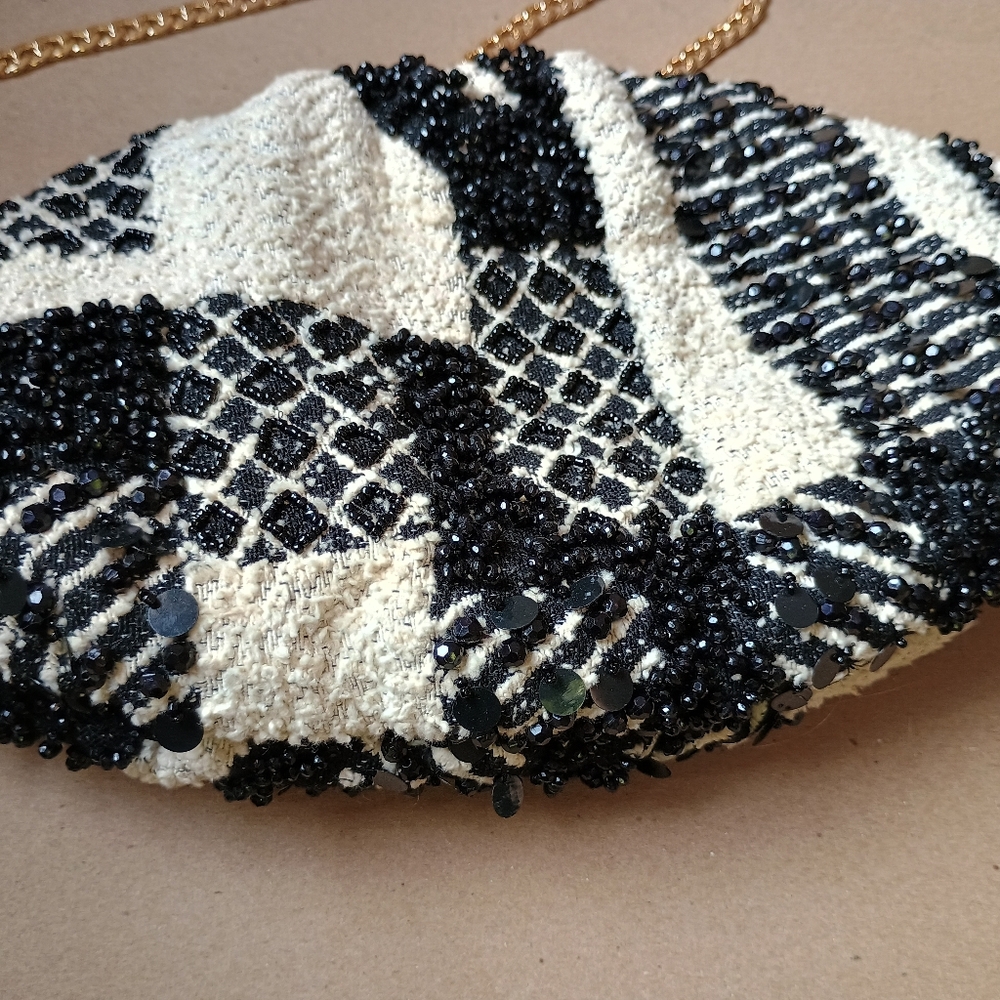Anthropologie Black And Cream White Beaded Clutch Magnet Closure With Gold Chain - Picture 5 of 7